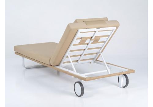  Шезлонг КОСТА С на колесах, каркас белый, матрас бежевый (с подушкой), фото 6 
